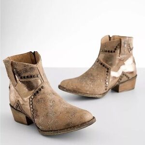 Circle G by Corral Star metallic distressed Leather Western Ankle tan with gold